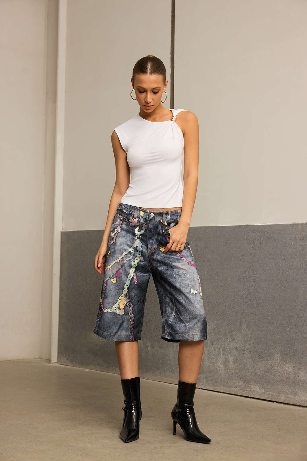 Aiolos Women's Chain Print Wide Leg Shorts – Casual Bottoms